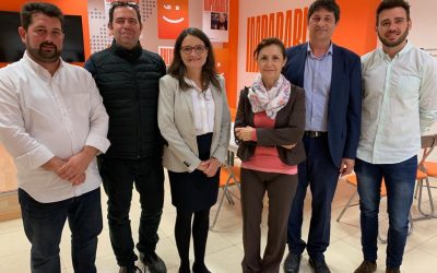 La patronal del comercio Confecomerç CV se reúne con la candidata a la presidencia de la Generalitat por Compromís Mónica Oltra