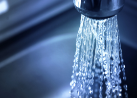 El Consell aprueba una moratoria de seis meses en el pago del canon de saneamiento