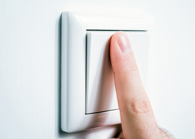 Llegan las nuevas medidas para ahorrar energía en el comercio: escaparates apagados a las 22 horas y termostatos a 27 grados