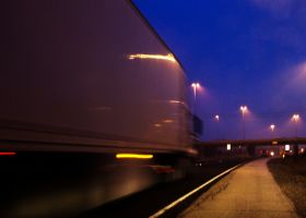 Se limita a las horas de la noche la circulación de camiones con origen y destino Valencia y área metropolitana