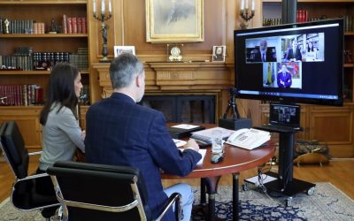 SS.MM. los Reyes se reúnen con la CEC para seguir la evolución del comercio minorista